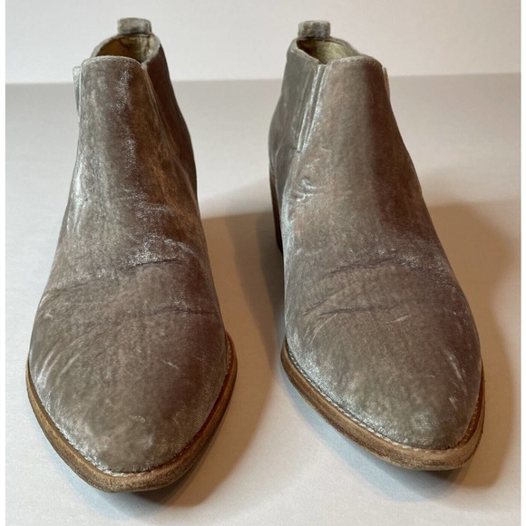 Madewell The Grayson Chelsea Boot in Velvet 7 In Distressed Stone / Taupe Bootie - Picture 4 of 13